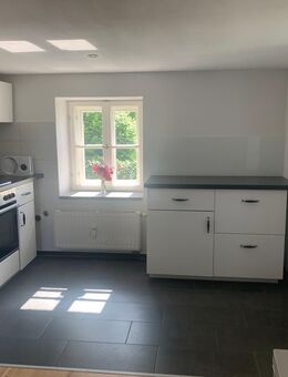 Fürstenstein: Wohnen am Schloss: 3-Zi - Maisonette-Wohnung in Denkmalschutzobjekt - Fürstenstein