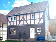 Kernsaniertes Fachwerkhaus mit Ofenheizung zum attraktiven Preis - Bad Wildungen