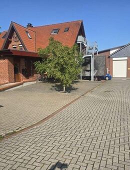 Mehrfamilienhaus mit Halle und Baureserve - Hude (Oldb)