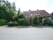 Doppelhaushälfte mit großem Garten, Garage und unverbaubarem Blick ins Grüne - Altdorf (Nürnberg)