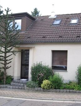 NUR FÜR SINGLE / PAAR. Ab in die eigenen 4 Wände. DHH mit Terrasse, großer Garten, Stellplatz. - Mülheim (Ruhr)