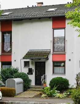 ImmoBillia: "Ihr neues Zuhause in bester Lage - Familienfreundliches Reihenmittelhaus mit Herz!" - Böblingen