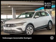 VW Tiguan, 2.0 TSI Life, Jahr 2022 - Stuttgart