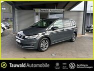 VW Touran, 1.5 TSI Comfortline, Jahr 2024 - Erlangen