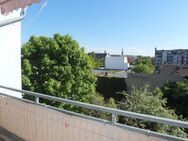 Ab August 2025: 3-Zimmer-Wohnung mit schönem Balkon (Hofseite), Laminat, Badewanne & Einbauküche - Chemnitz