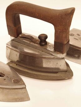 Antikes Bügeleisen, 1930er-Jahre, 5-teilig - Münster