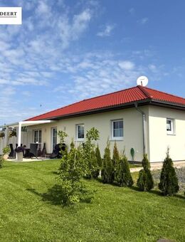 Bezugsfertiger FingerHaus-Bungalow, A+Niedrigenergie, BJ. 2023 mit zwei Sonnenterrassen und Garage! - Mörlen