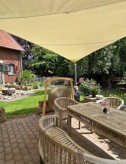 Sanierte Hofanlage mit 2 Wohneinheiten, Pferdebereich, Reithalle u. Praxisräumen Region Hannover - Hannover