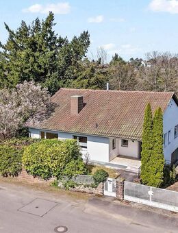 Naturnah leben - Einfamilienhaus mit Gartenparadies in Toplage von Pirmasens - Pirmasens