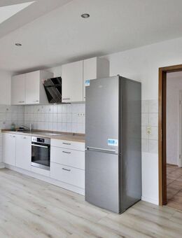 Geschmackvolle 2-Raum-DG-Wohnung mit Balkon und Einbauküche in Sankt Leon-Rot - Sankt Leon-Rot
