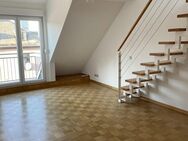 Leere, zentral gelegene Maisonette-Wohnung mit Dachterrasse und Skylineblick - Frankfurt (Main)