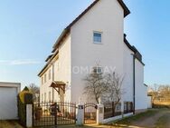 Attraktives Mehrfamilienhaus mit 3 Wohneinheiten, Dachterrasse und Wintergarten in Stein - Stein (Bayern)