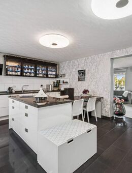 Wohnglück in Düren: Modernisiertes Reihenmittelhaus in verkehrsberuhigter Lage - Düren