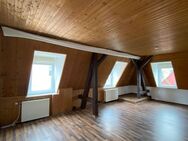 Stilvolle, gepflegte 2-Zimmer-Dachgeschosswohnung mit Einbauküche in München-Pasing - München