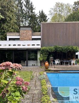 Wohnhaus mit Schwimmbad und Garage in außergewöhnlicher exklusiver Wohnlage auf dem Scheidter Berg - Saarbrücken