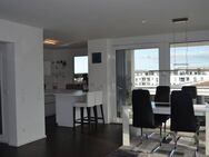 von Privat - Penthouseflair, bezugsfrei und neuwertig, sehr hell und tolle Aussicht, Balkon, EBK - Böblingen