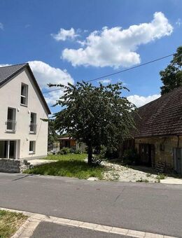 Ländliches Idyll trifft moderne Wohnqualität – kernsaniertes Raumwunder in Kasendorf/Reuth - Kasendorf