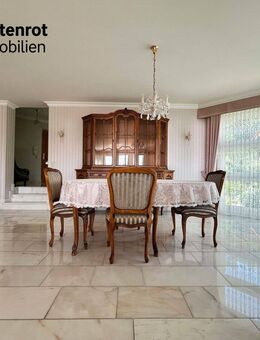 Herrliche Größe trifft auf gehobene Ausstattung. 4 Zimmer auf 161?m². Traum-Balkon. Plus Garage. - Herrenberg