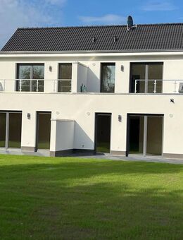 Neubau? Klimafreundlich? Fotovoltaik? 3 Zimmer-EG-Wohnung - Scheeßel