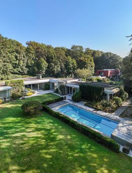 Sehr gepflegter Bungalow mit Einlieger-Wohnung & Pool auf gut eingewachsenem Grundstück in Hahnwald - Köln