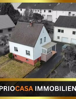 Einfamilienhaus mit Erweiterungspotenzial | Zweites Gebäude umbaubar | Großes Grundstück | Terrasse & Stellplätze - Schillingen