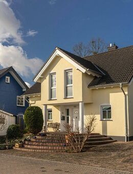 Architektenhaus im mediterranen Flair in einem bevorzugten Wohngebiet von Andernach mit Sommerpool - Andernach