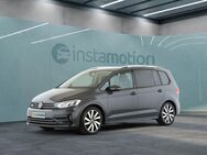 VW Touran, 1.5 TSI MOVE R-Line, Jahr 2024 - München