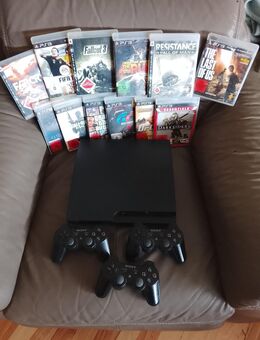 Playstation 3 slim mit 3 Controller und Spiele. - Langenselbold