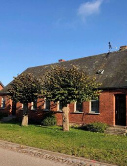 saniertes Einfamilienhaus mit großer Scheune und einem Gästehaus - Putlitz