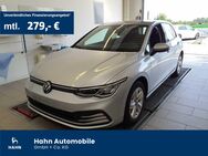 VW Golf, 1.5 VIII eTSI Life, Jahr 2020 - Kornwestheim