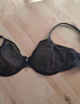 Schwarzer, durchsichtiger BH - Bamberg