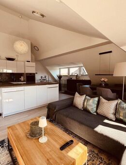 ab 1.2.26 von privat: Stilvolle 2-Zi.-Dachterrassenwohnung in Unterhaching - Unterhaching