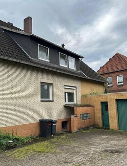 Sanierungsbedürftiges Zweifamilienhaus in Helstorf - Neustadt (Rübenberge)