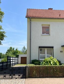 Charmante, kernsanierte Doppelhaushälfte mit großem Garten und Garage in 99867 Gotha - Gotha