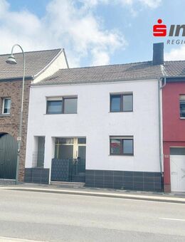 Bezugsfreies Einfamilienhaus mit Innenhof und Dachterrasse - Eschweiler