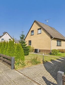 Modernisiertes Einfamilienhaus auf großem Grundstück mit neuer Wärmepumpe - Schwarmstedt
