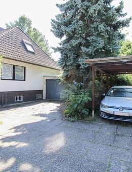 Bezugsfreies, modernisierungsbedürftiges Einfamilienhaus mit 5 Zimmern - Berlin