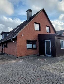 Ruhig gelegenes Haus mit ELW und gr. Grundstück in 24969 Großenwiehe - Großenwiehe