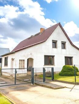 Großzügiges Familienanwesen mit Nebengebäuden und Gartenidylle in Fredersdorf - Zichow