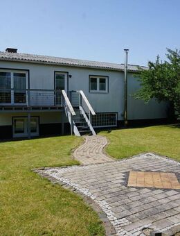 Modernisiertes Einfamilienhaus mit Halle. Keine Käuferprovision! - Felsberg