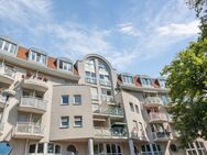 Dachgeschosswohnung mit Weitblick: 3 Zimmer und Gemeinschaftsgarten in Berlin-Niederschönhausen - Berlin