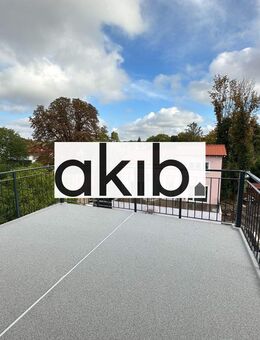 ! Einzug sofort ! Dachgeschoß mit Terrasse in grünem Innenhof ! - komplett wertig Modernisiert ! - Berlin