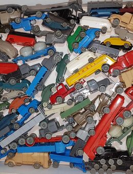 Wiking Autos, alte unverglaste Rollachser Modelle 50-60er Jahre, H0 Maßstab, gut bis Ersatzteil / Bastelschrott insgesamt ca. 1,5 kg - Bovenden