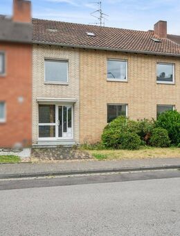 Großzügiges Zweifamilienhaus mit viel Potenzial in Mönchengladbach Rheydt - Mönchengladbach