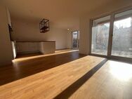 NEUWERTIGE 3-ZIMMERGARTENWOHNUNG MIT TERRASSE, 2 TG-STELLPLÄTZE UND EINBAUKÜCHE IN LANDSHUT - Landshut