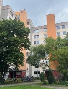 Brück Immobilien - *Zur Kapitalanlage* Vermietete 2 Zi.-ETW mit Loggia - München