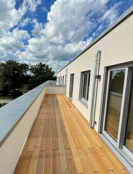 Penthouse-Wohnung mit 2 Dachterrassen, Gäste WC, Tiefgaragenstellplatz und offener Einbauküche - Nauen