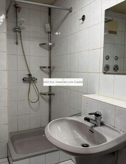 Schicke kleine, renovierungsbedürftige DG-Wohnung - Möglingen