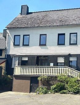 Wohnhaus / ehem. Bauernhaus mit großen Lagerräumen (für Handwerksbetrieb geeignet) mit Photovoltaik 9 kWp - Macken