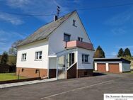 Gepflegtes Einfamilienhaus mit schönem Grundstück und 2 Garagen in Ortsrandlage von Fehl-Ritzhausen! - Fehl-Ritzhausen